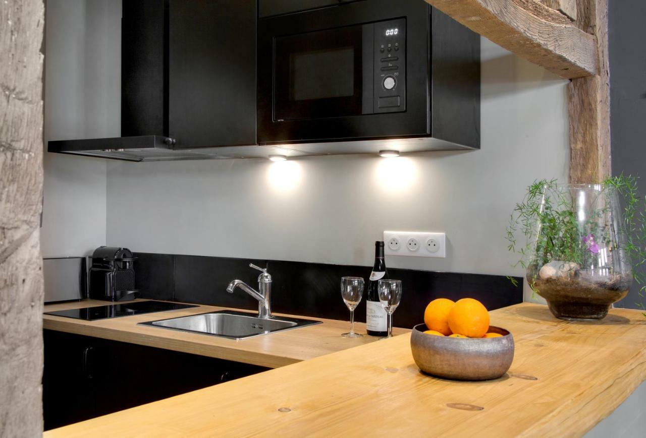Maison Des Ducs Apartment